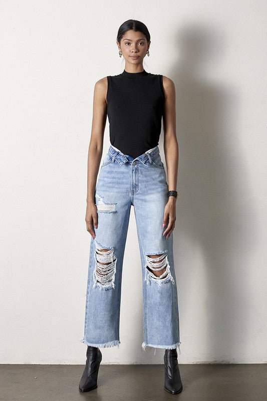 JEANS RECTOS CON VUELTA AL GIRO