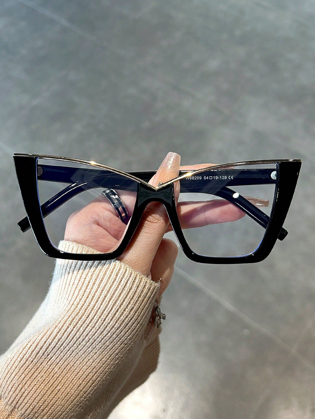 Cat Eye Shape Metal Frame