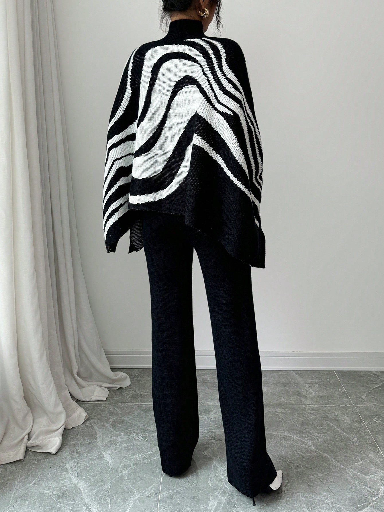 Contrast Zebra Batwing Sweater & Pants Set - Body By J'ne