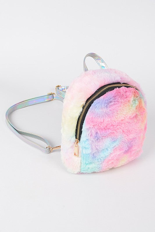 Mochila pequeña de peluche con efecto tie-dye y arcoíris