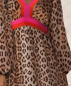 Vestido largo de manga larga con escote en V y estampado de leopardo