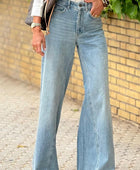 Wide Leg Jeans with Pockets