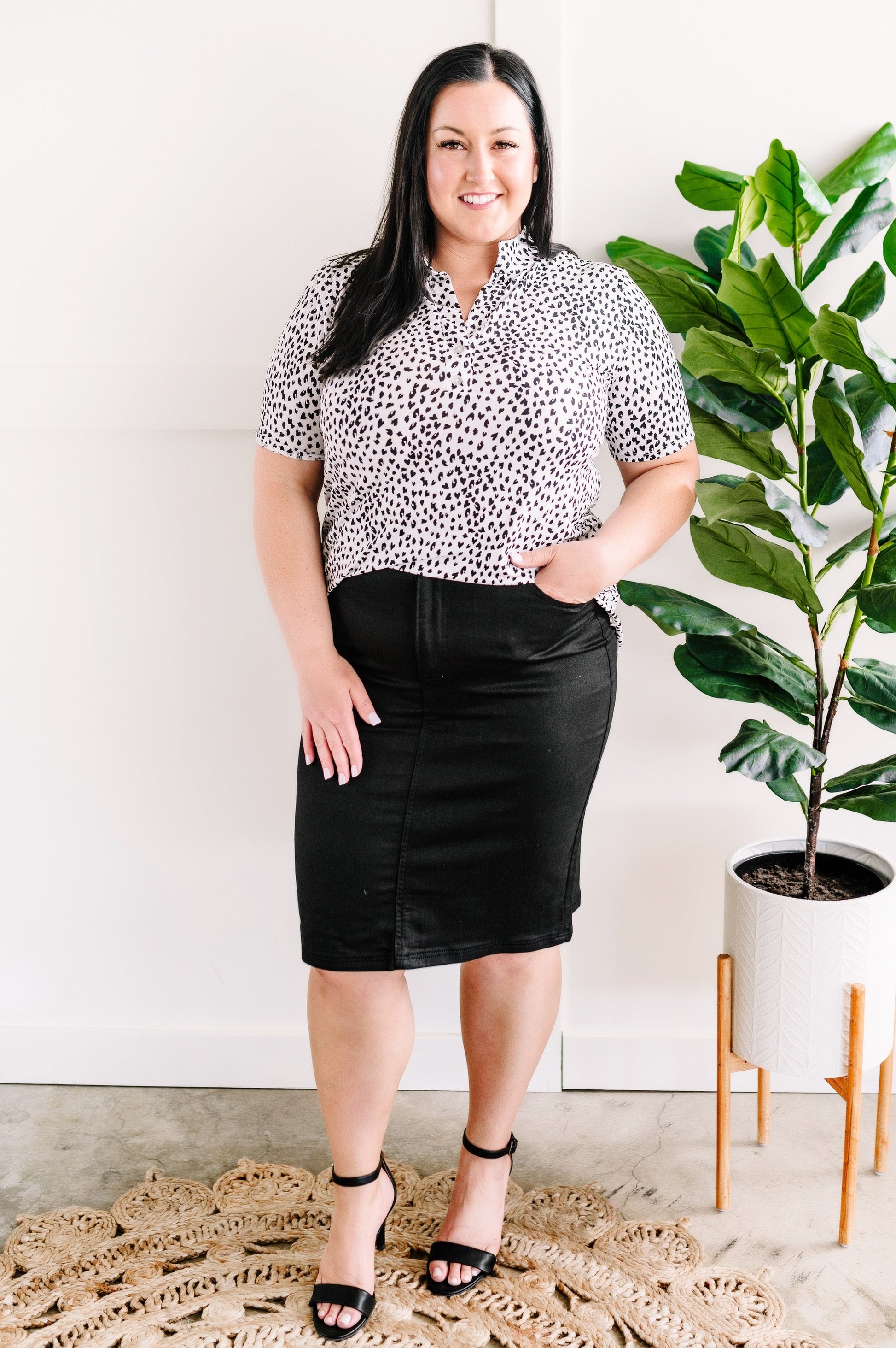 Denim Pencil Skirt In Classic Black By Risen - Body By J'ne